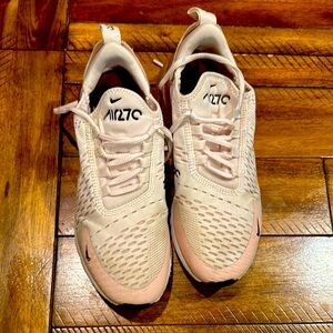 Nike light pink shoes. Size 7.5. In good condition.